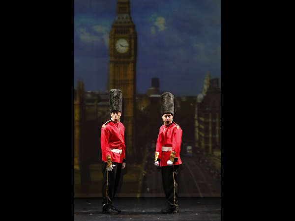 TEATRO FAMILIAR: El Mundo Lirondo