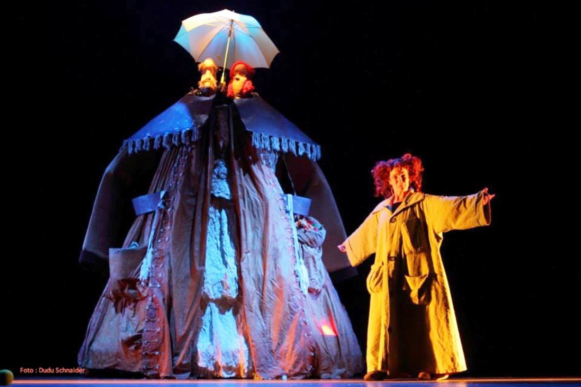 TEATRO FAMILIAR: EL GRAN TRAJE